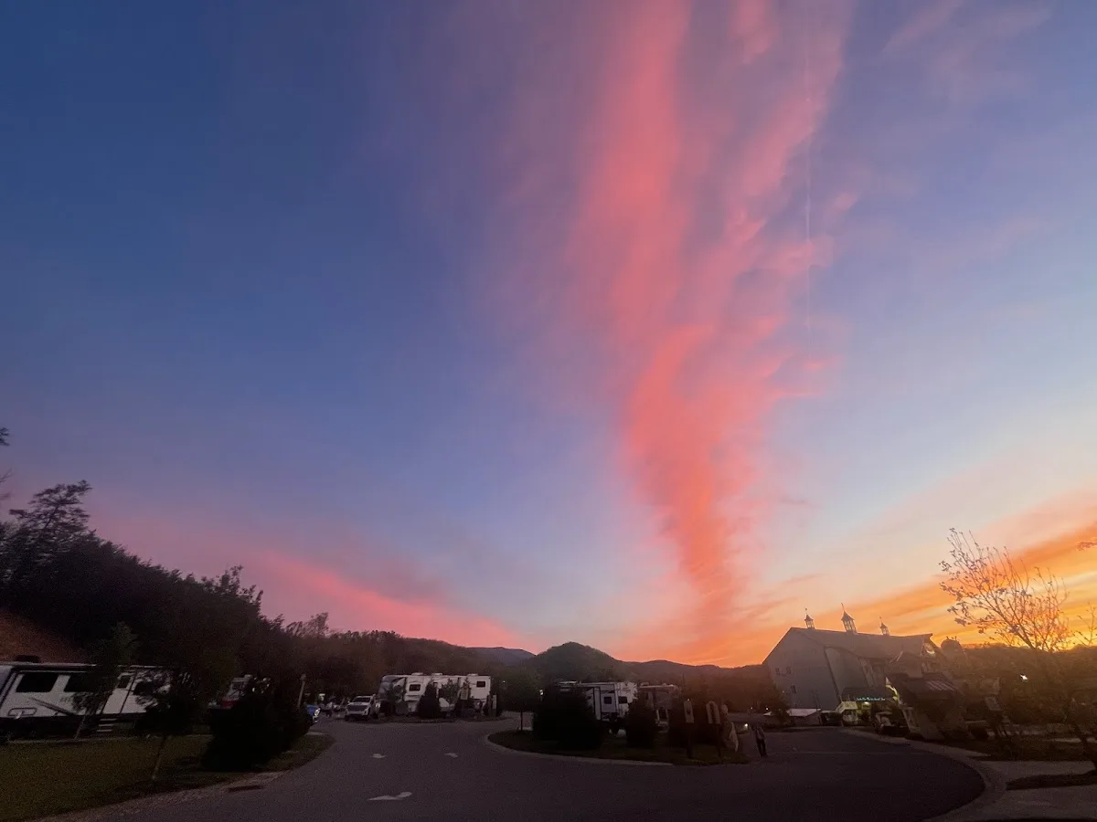 Camp Margaritaville RV Resort & Lodge - Pigeon Forge