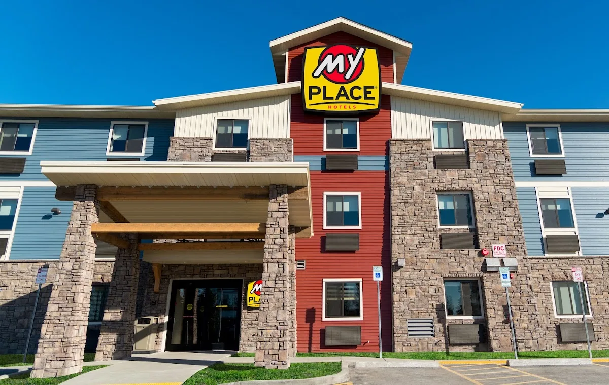 Creekwood Inn & RV Park