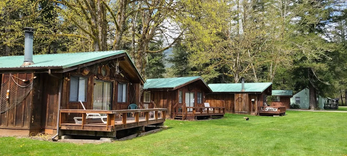 Glacier Peak Resort, RV Park & Winery