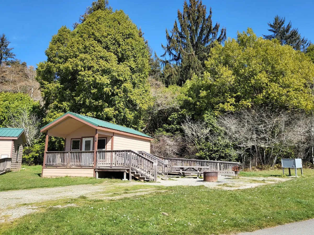 Heart of the Redwoods Cottages & RV