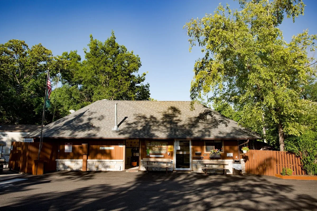 Jellystone Park™ St. Louis Eureka