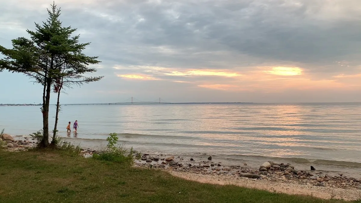 Mackinaw Mill Creek Campground Rally Building