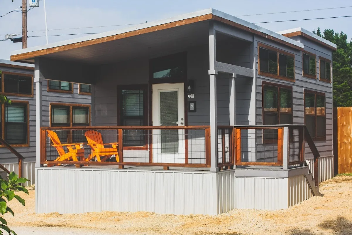 Mystic Quarry - RV & Cabins Resort