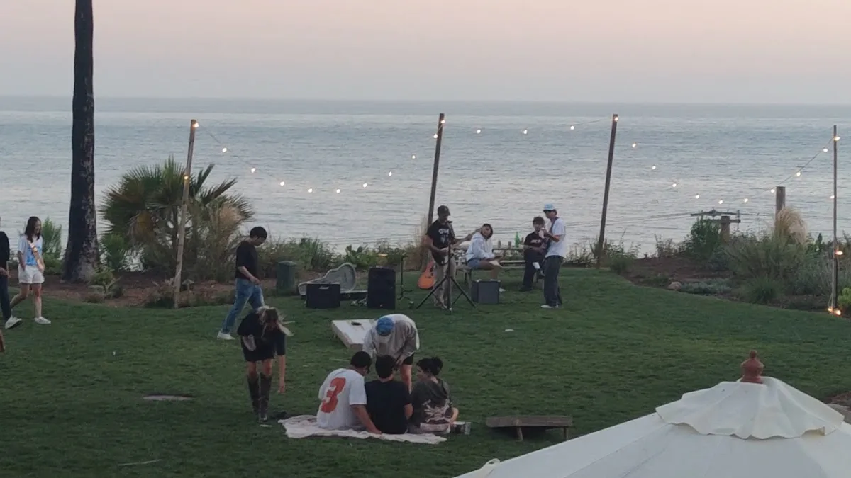 Surf Outpost - Malibu Campground