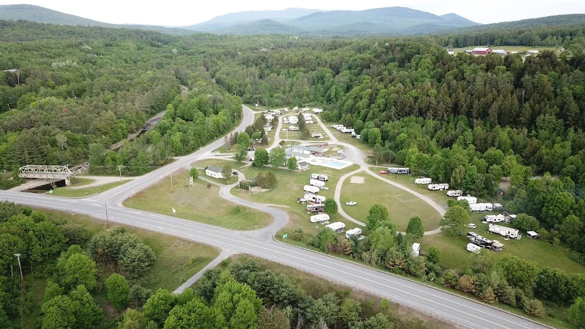 Twin River Campground & Cottages