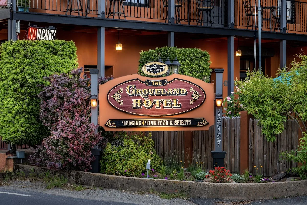 Yosemite Pines RV Resort & Family Lodging