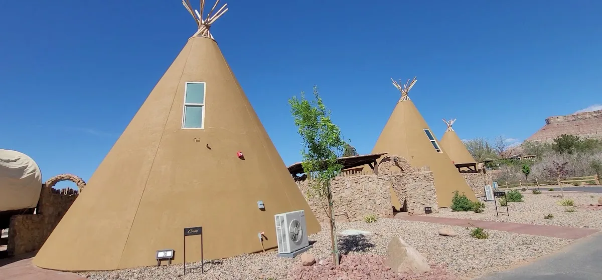 Zion White Bison Glamping + RV Resort